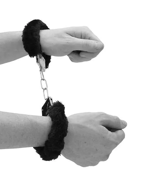 Ouch Couples Ouch Beginners Furry Hand Cuffs with Quick Release Button Black Ouch Couples Ouch Beginners Furry Hand Cuffs with Quick Release Button Black